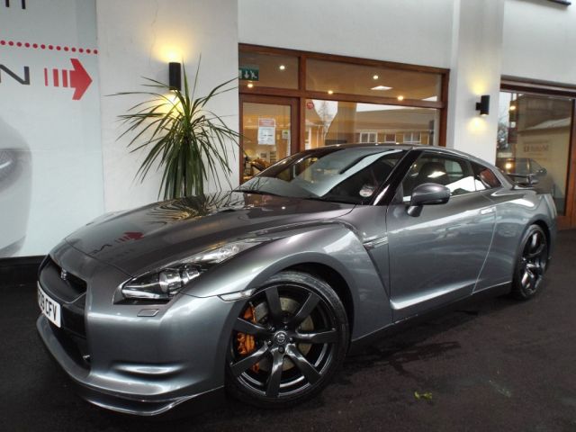 NISSAN GTR BLACK EDITION